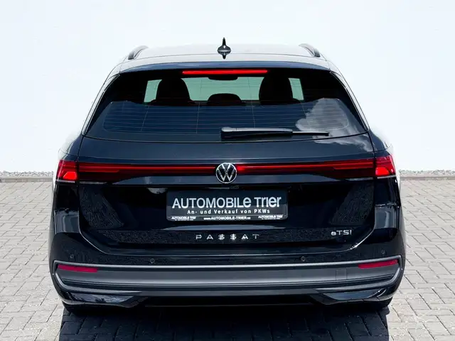 Volkswagen Passat view 6