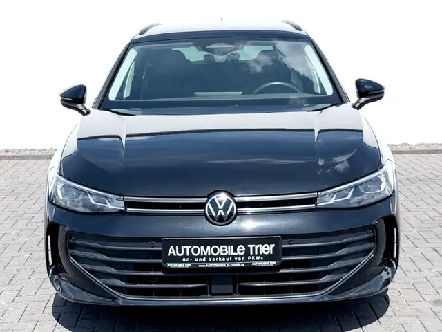 Volkswagen Passat view 2