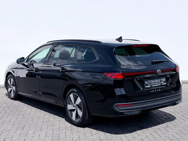 Volkswagen Passat view 7