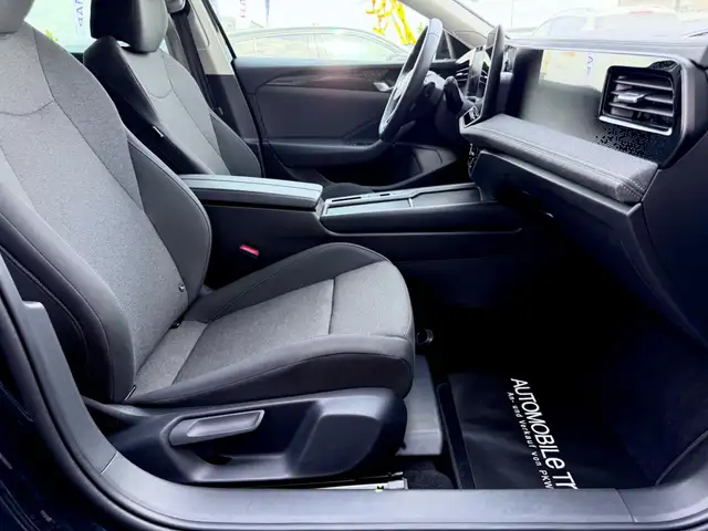 Volkswagen Passat view 12