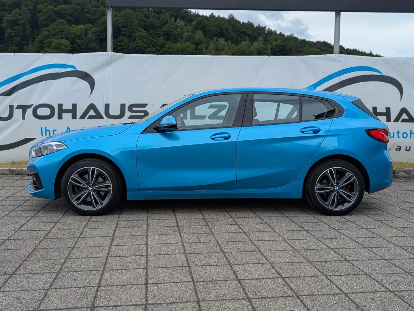 BMW 118 i Sport Line*Autom.*Shadow*LED*Live Cockpit* Blau - 2