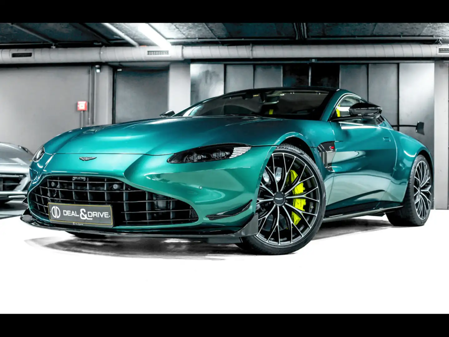 Aston Martin V8 Vantage F1 EDITION COUPE°KARAMIK°CARBON°360 Vert - 1