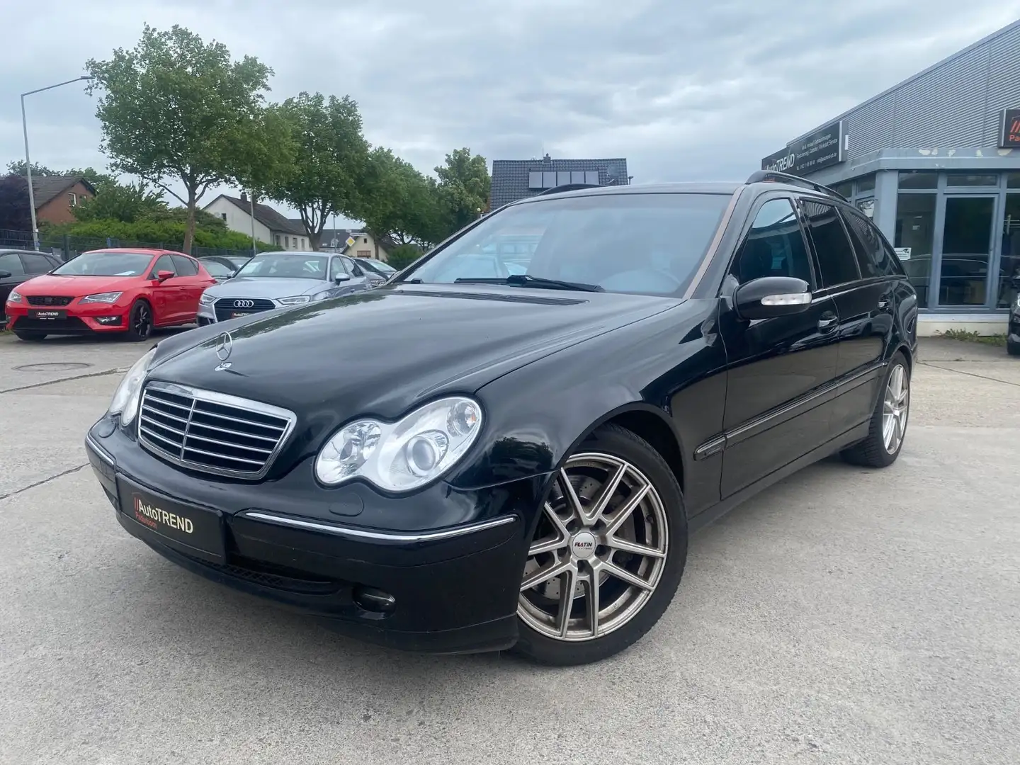 Mercedes-Benz C 220 Avantgarde*Automatik*AHK*Xenon*SHZ Noir - 1