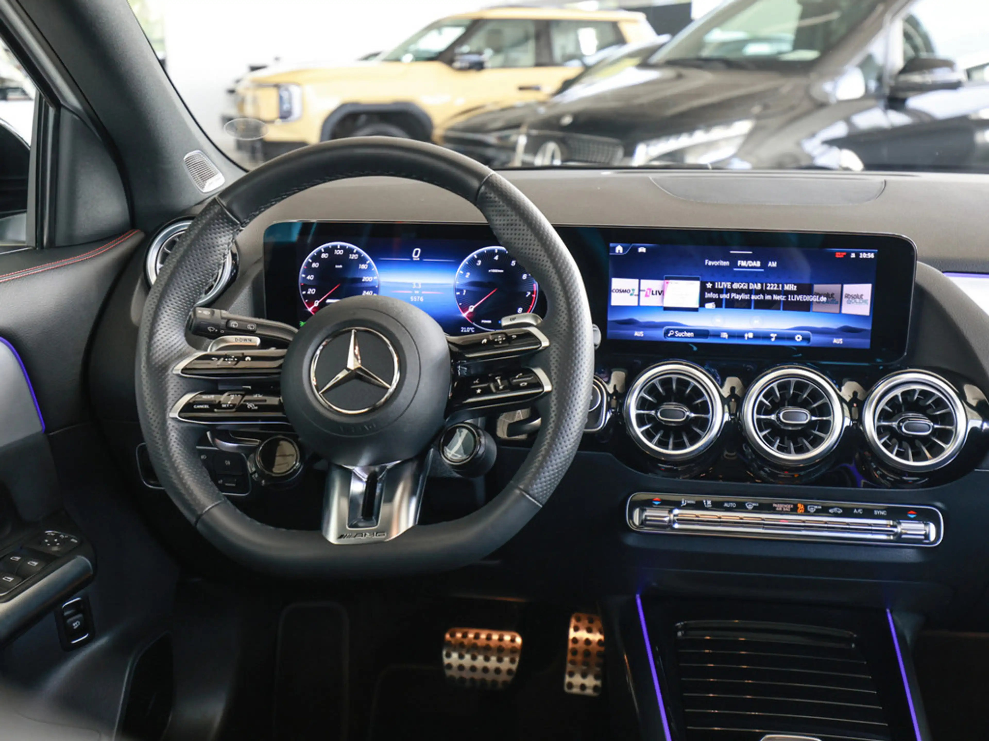 Mercedes-Benz GLA 35 AMG 4M Premium NIGHT ACC PANO MULTIB. — photo 11