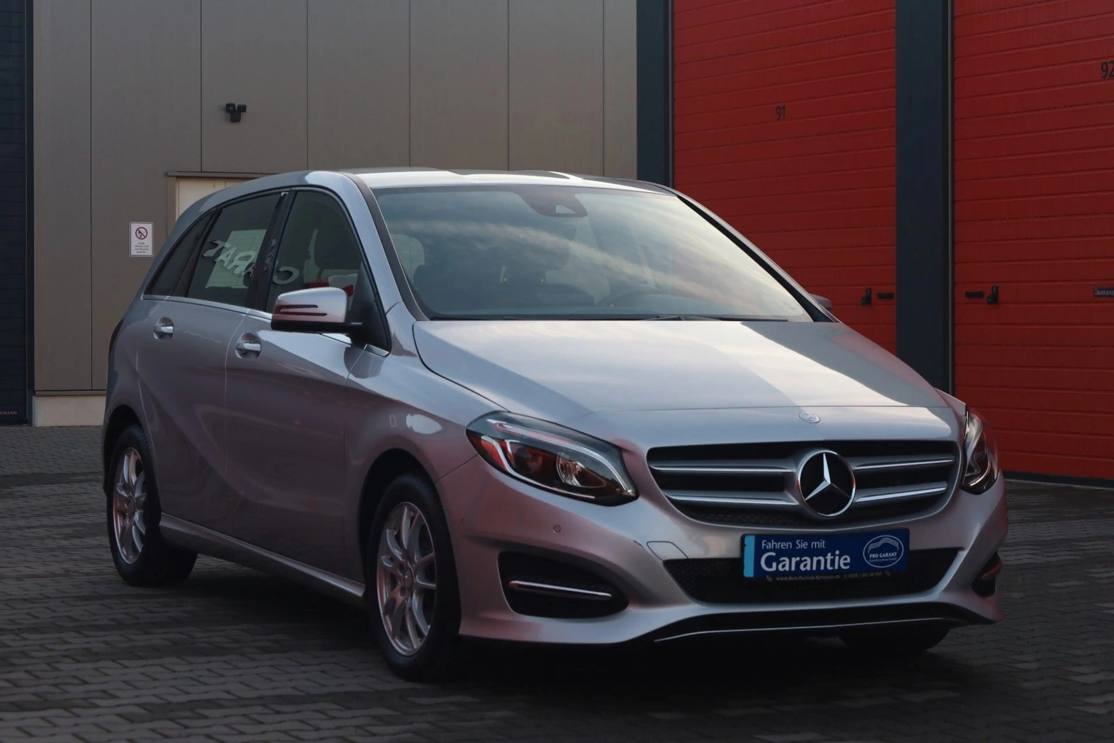 Mercedes-Benz B 200 Urban Navi AHK LED Kamera PDC — photo 3