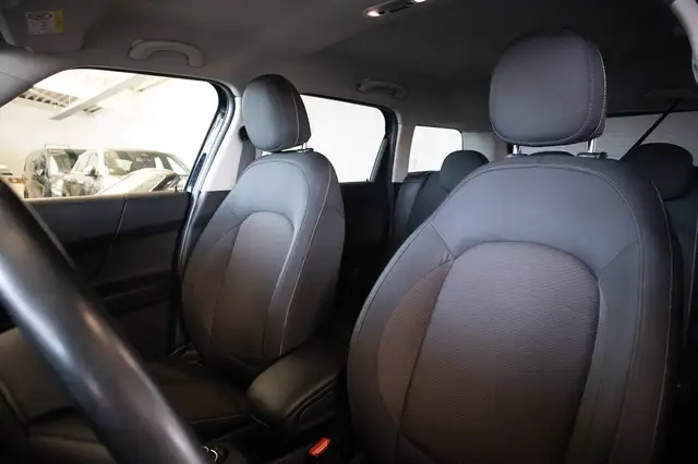 Mini Cooper Cooper view 10