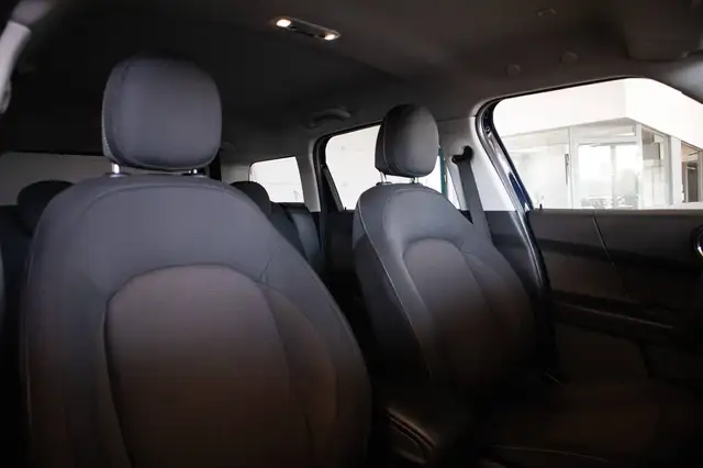 Mini Cooper Cooper view 11