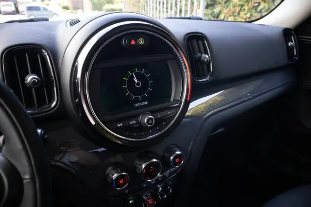 Mini Cooper Cooper view 13