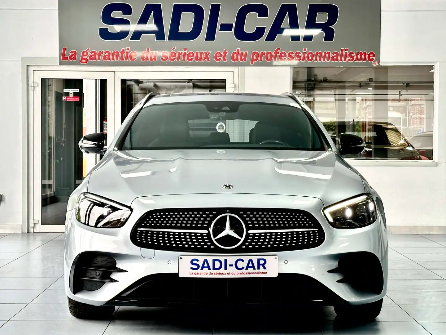 Mercedes-Benz E 300 de 194cv PHEV Break - AMG LINE EDITION Gris - 2