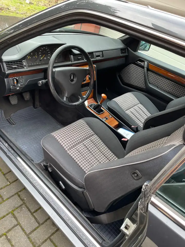 Mercedes-Benz 230 CE (W124) SPORTLINE, foto 4
