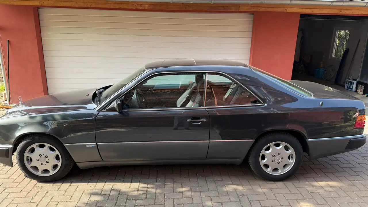 Mercedes-Benz 230 CE (W124) SPORTLINE, foto 2