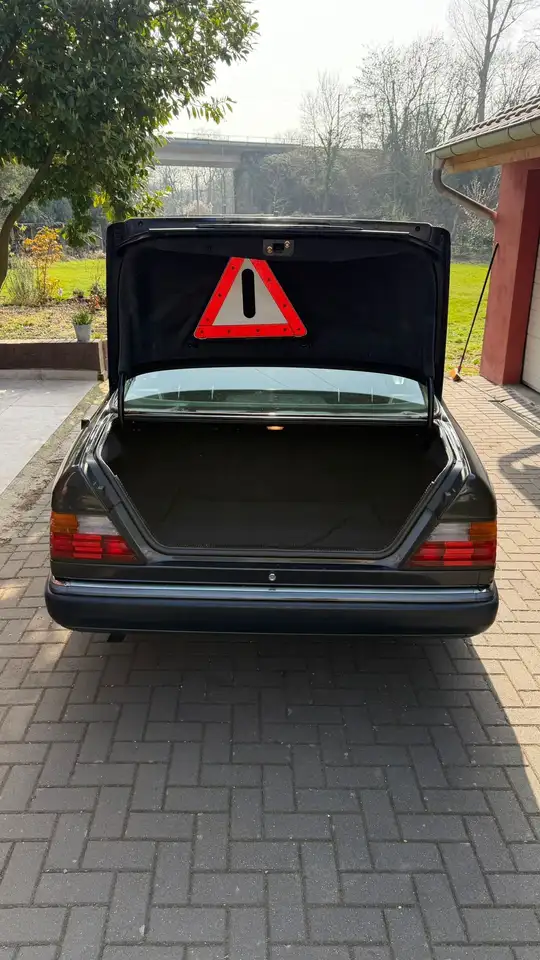 Mercedes-Benz 230 CE (W124) SPORTLINE, foto 3