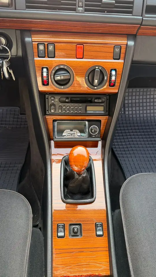 Mercedes-Benz 230 CE (W124) SPORTLINE, foto 7
