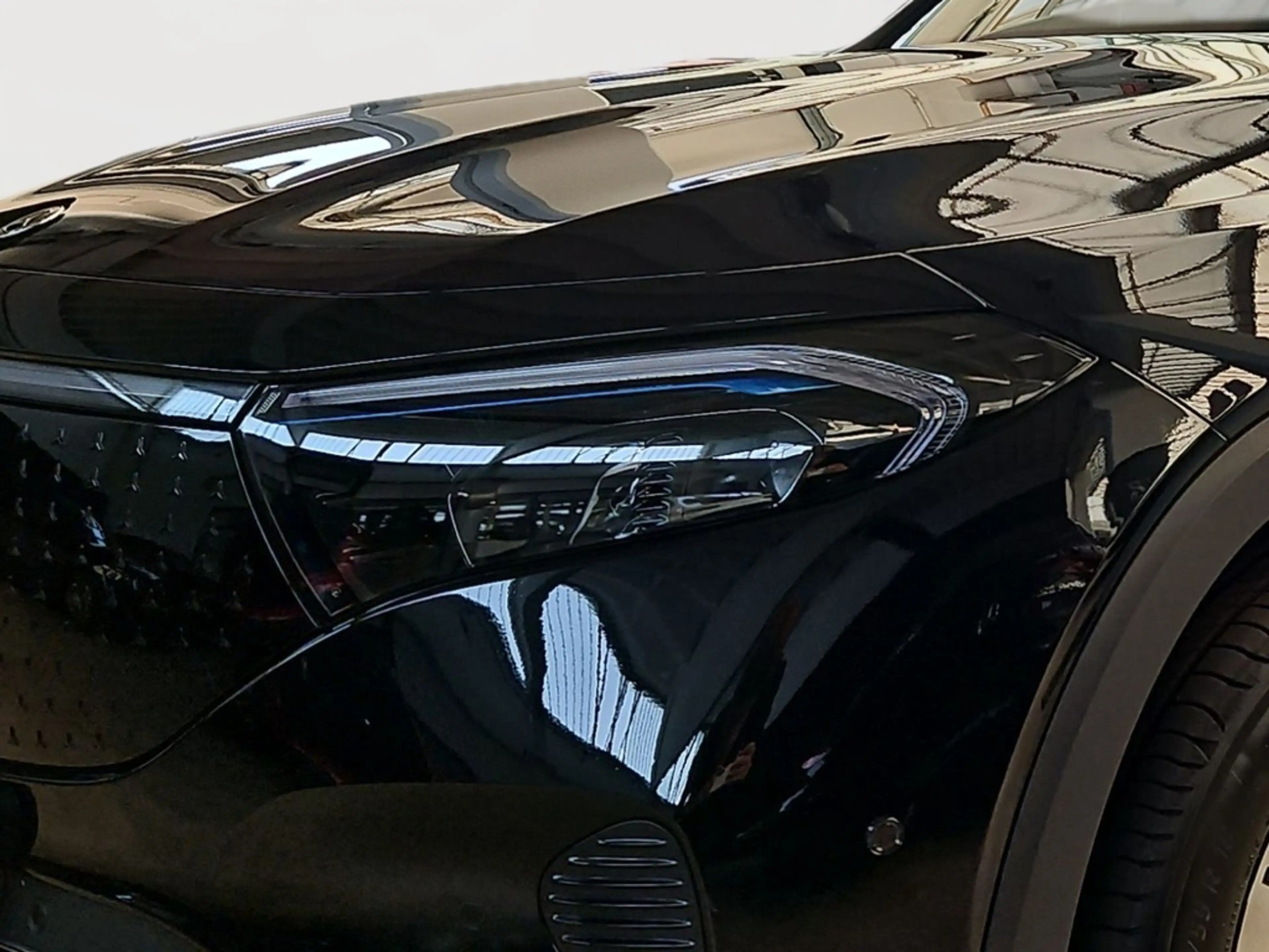 Mercedes-Benz EQB 250 + Progressive Distronic+ LED 360° Burm. — photo 5