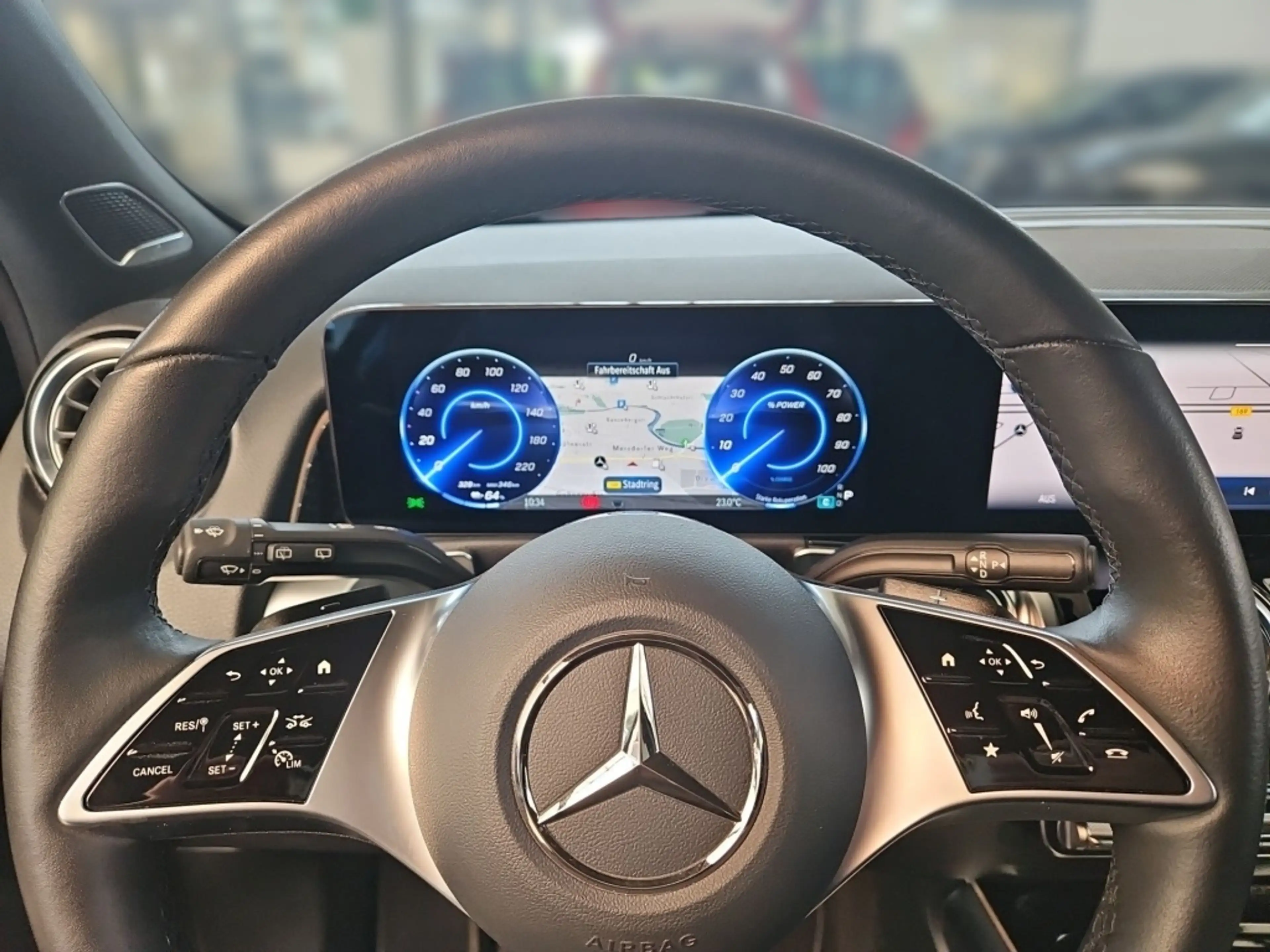 Mercedes-Benz EQB 250 + Progressive Distronic+ LED 360° Burm. — photo 8