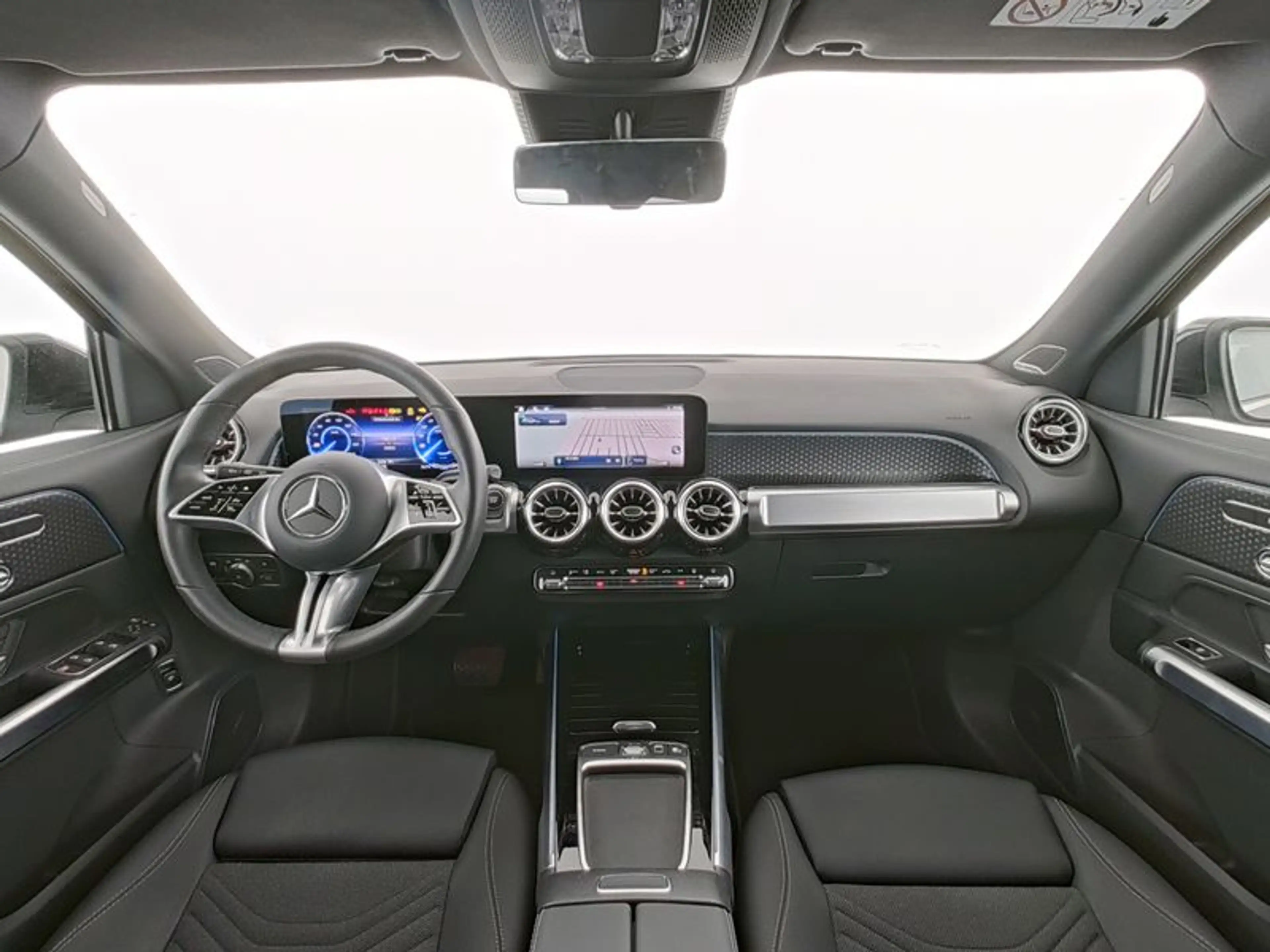 Mercedes-Benz EQB 250 + Progressive Distronic+ LED 360° Burm. — photo 8