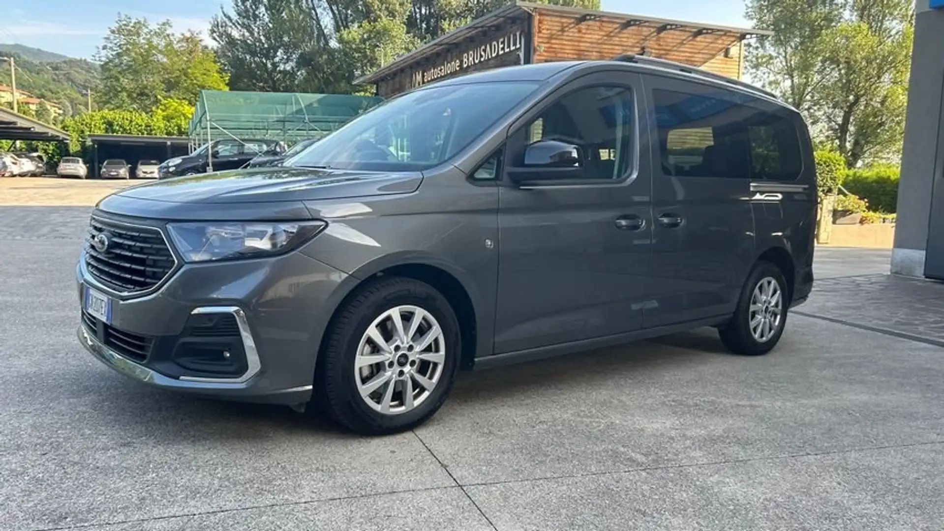 Ford Grand Tourneo Connect 2.0 122 CV Powershift Titanium 7 POSTI Grigio - 2