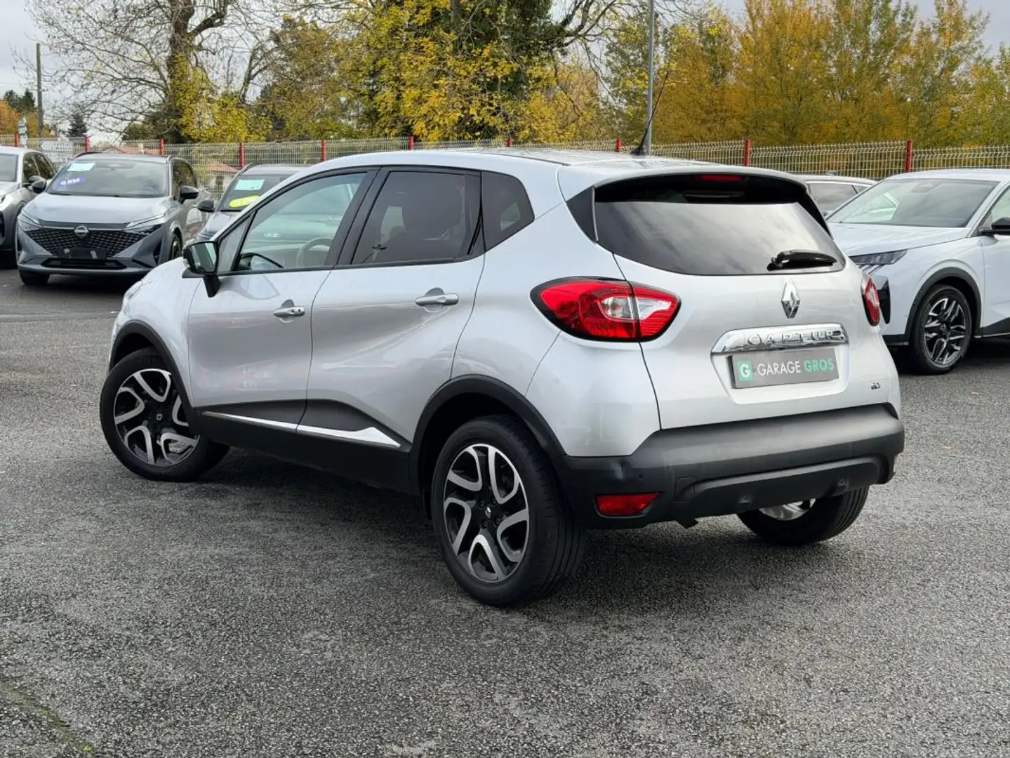 Renault Captur dCi 90 Energy eco² E6 Intens Gris - 2