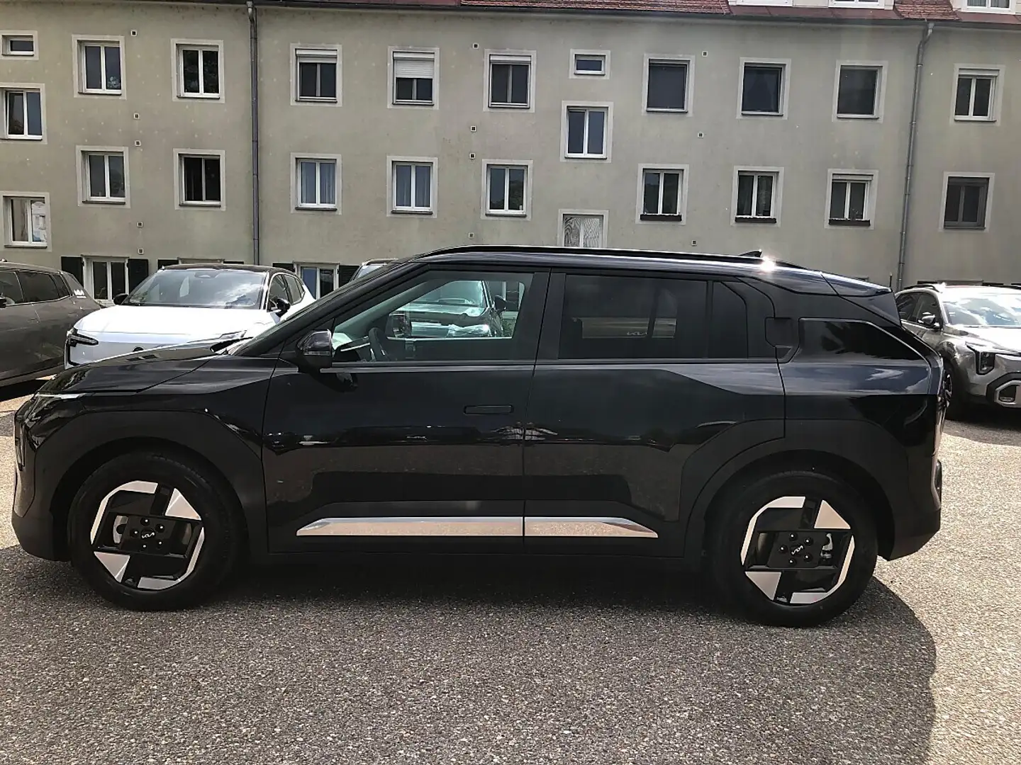 Kia EV3 FWD 81,4kWh Long Range Earth plus AUTO STAHL WI... Schwarz - 2