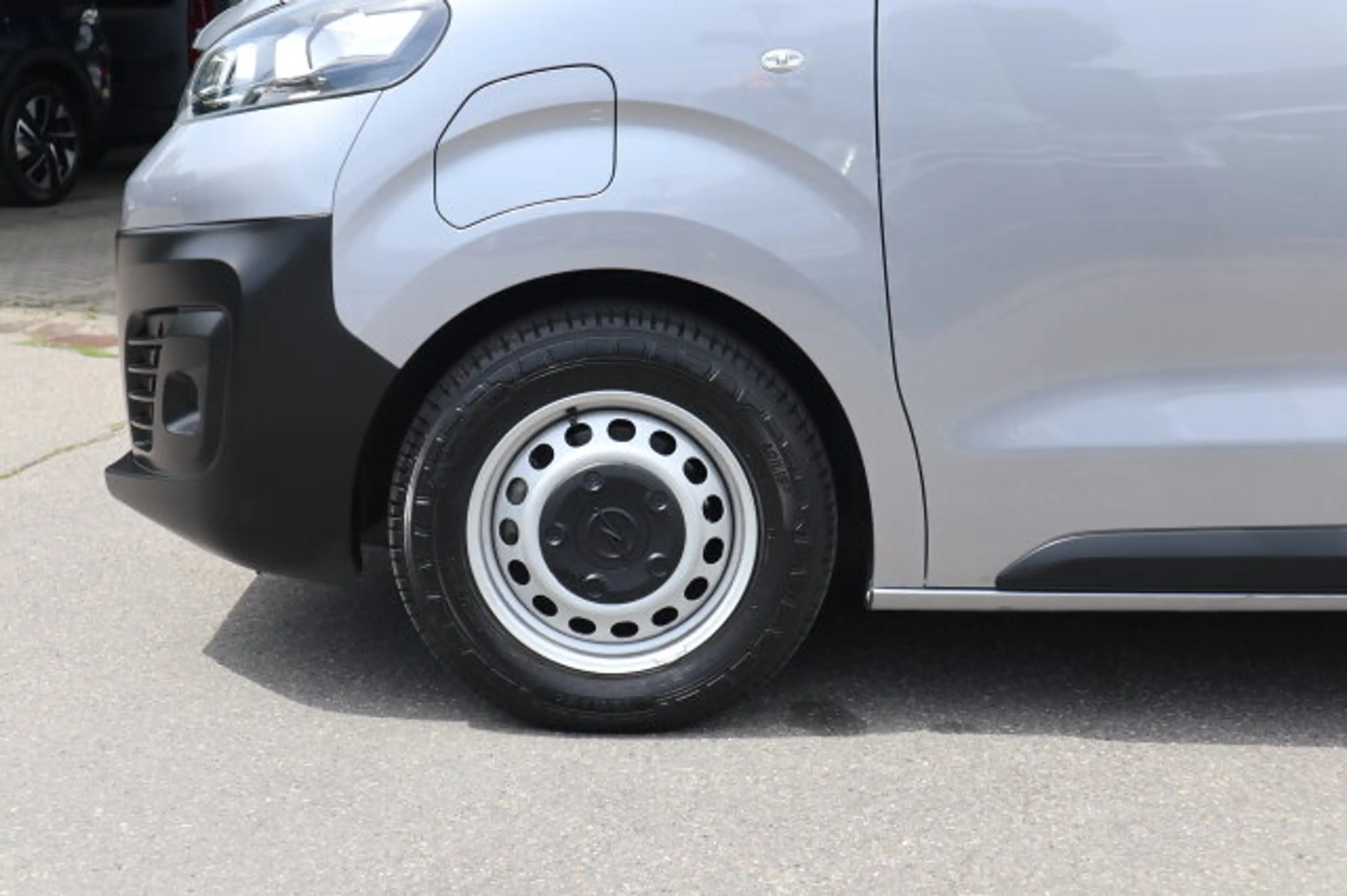 Opel Vivaro-e Vivaro -e (75kWh) L (L3) 8-Sitzer Klima/DAB — photo 3