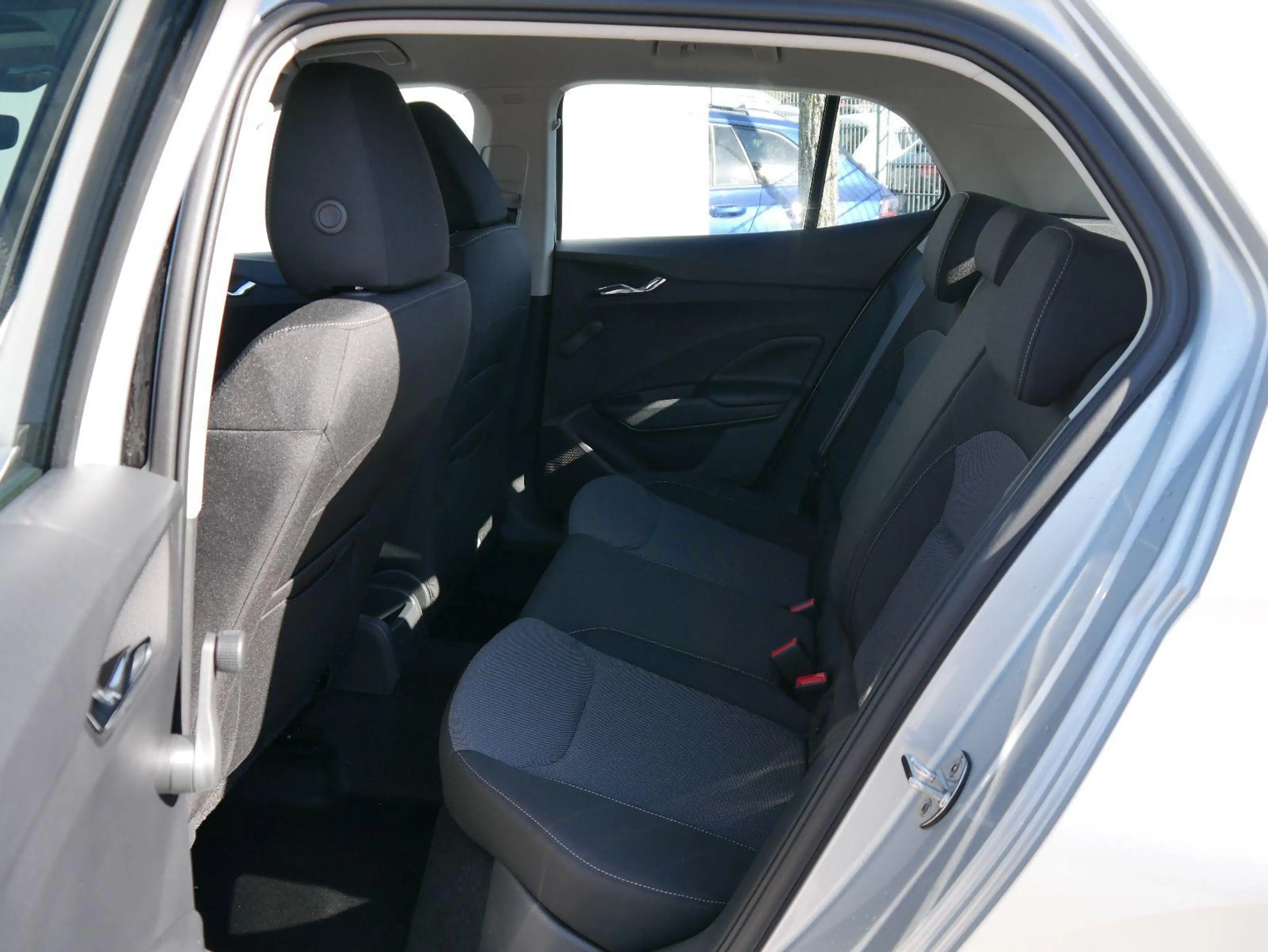 Skoda Fabia Selection 1.0 TSI *LED*PDC-HI*SMARTLINK*SHZ*BLU... — photo 7