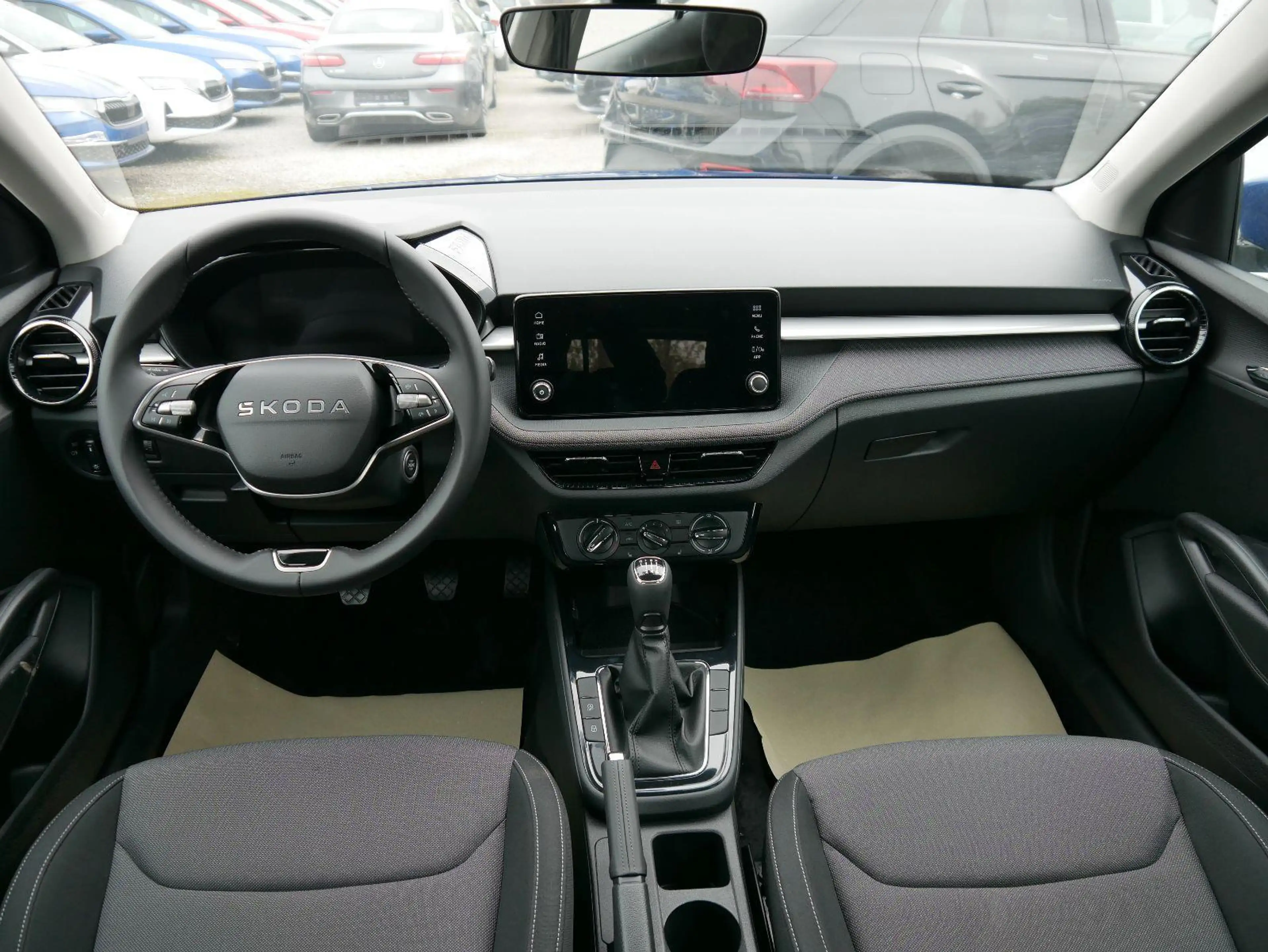 Skoda Fabia Selection 1.0 TSI *LED*PDC-HI*SMARTLINK*SHZ*BLU... — photo 10