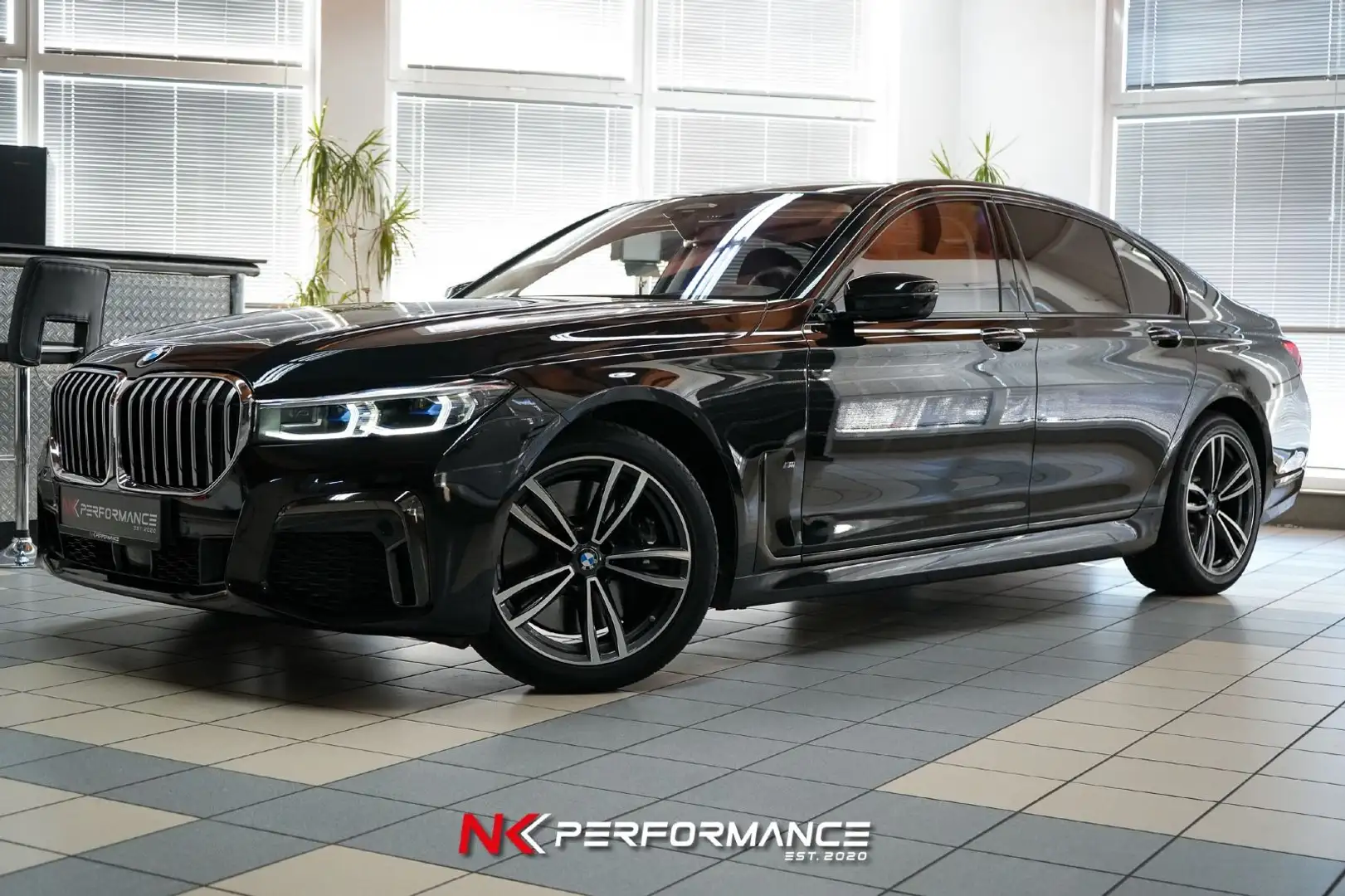 BMW 730 d xDrive / M-SPORT INKL. PURE EXCELLENCE Noir - 1