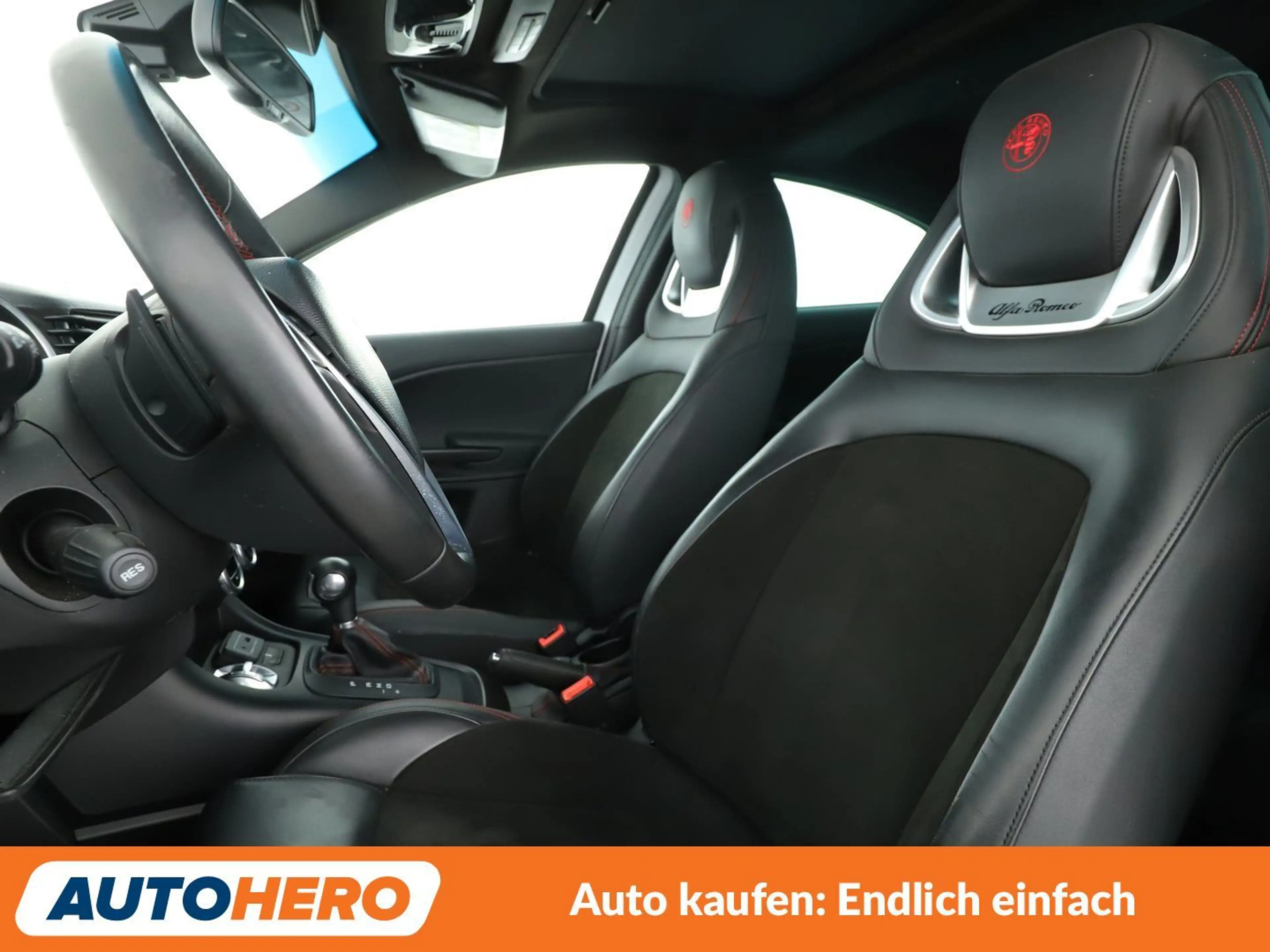 Alfa Romeo Giulietta 1.8 Turbo Veloce *NAVI*PDC*TEMPO*SHZ* — photo 10