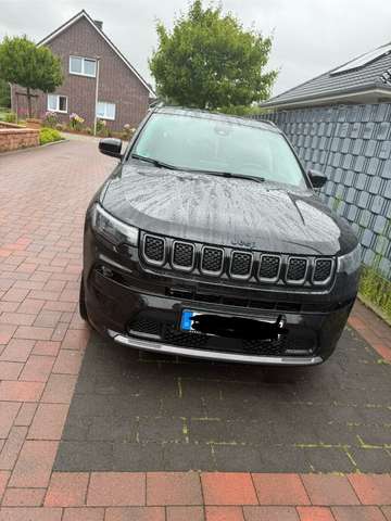 Imagine Jeep Compass S Plug-In PHEV Trailhawk 240 PS