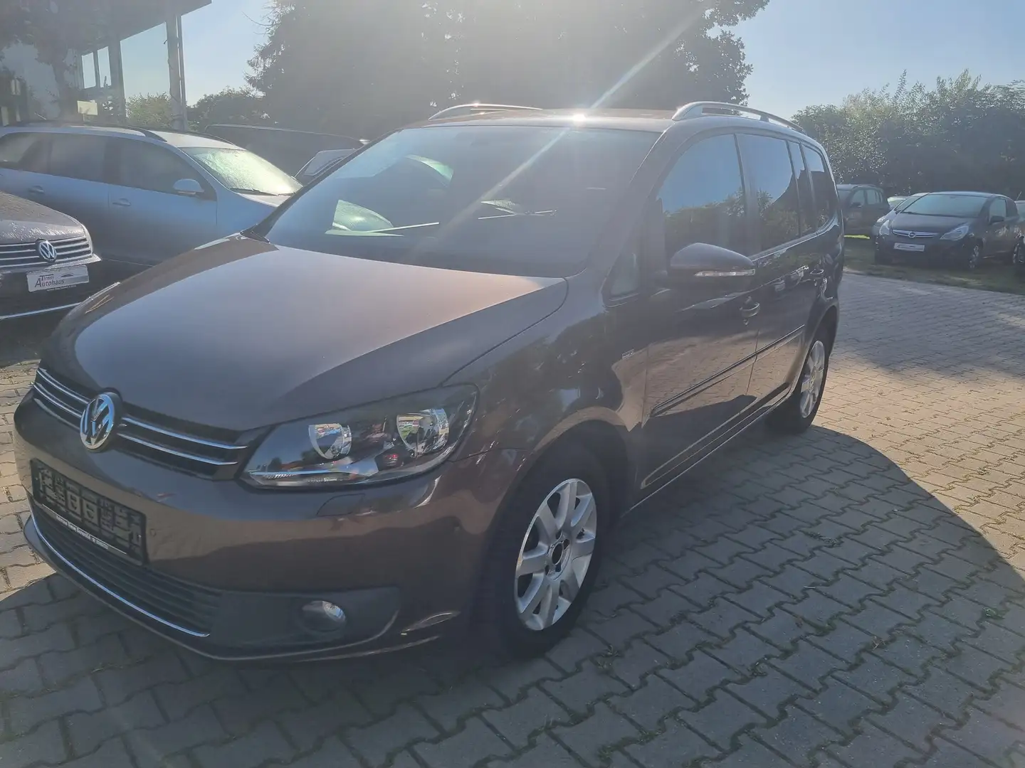 Volkswagen Touran 1.2 TSI Life 7 Sitzer Hnědá - 1