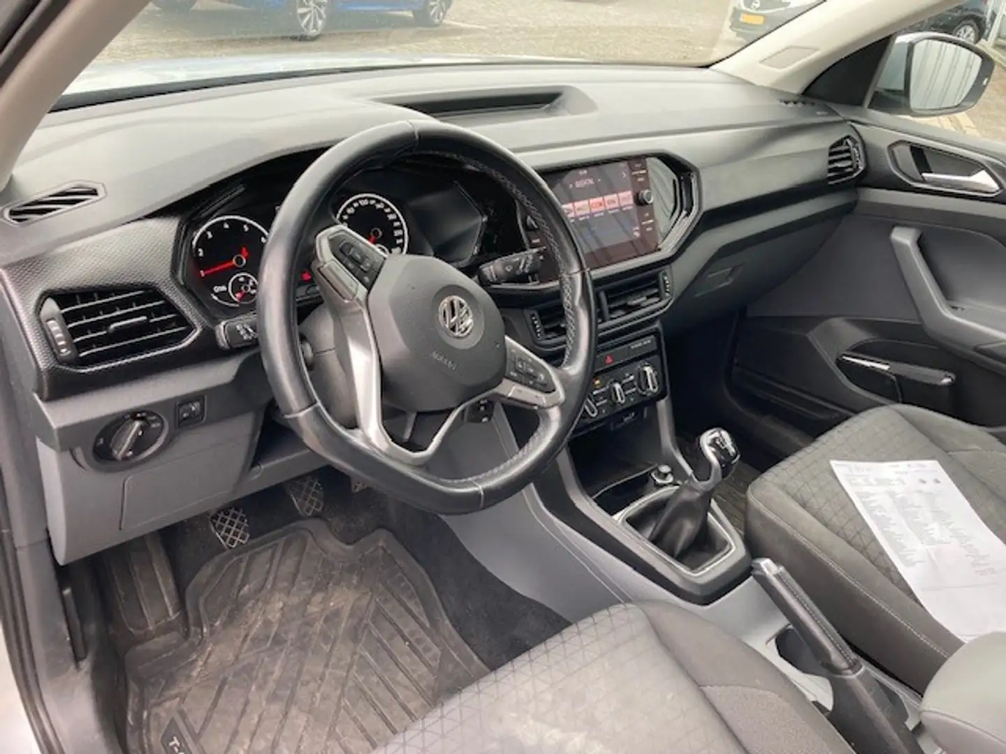 Volkswagen T-Cross 1.0 TSI Life 96pk | Trekhaak | Adaptief cruise con Gris - 2