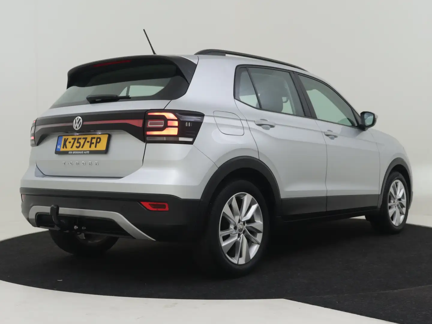 Volkswagen T-Cross 1.0 TSI Life 96pk | Trekhaak | Adaptief cruise con Grijs - 2