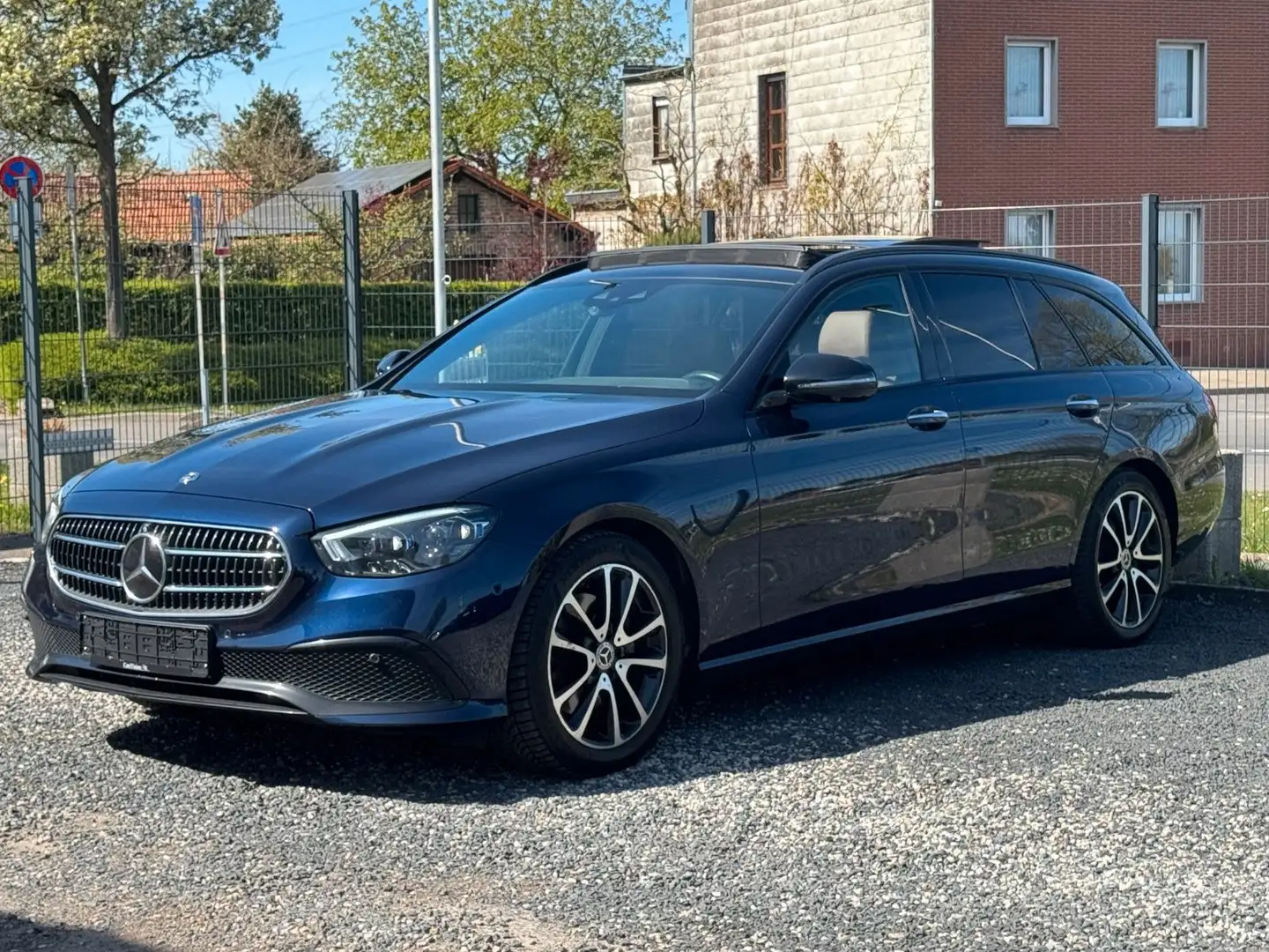 Mercedes-Benz E 220 d T-Modell HuD Burmester 360° Multibeam Azul - 1