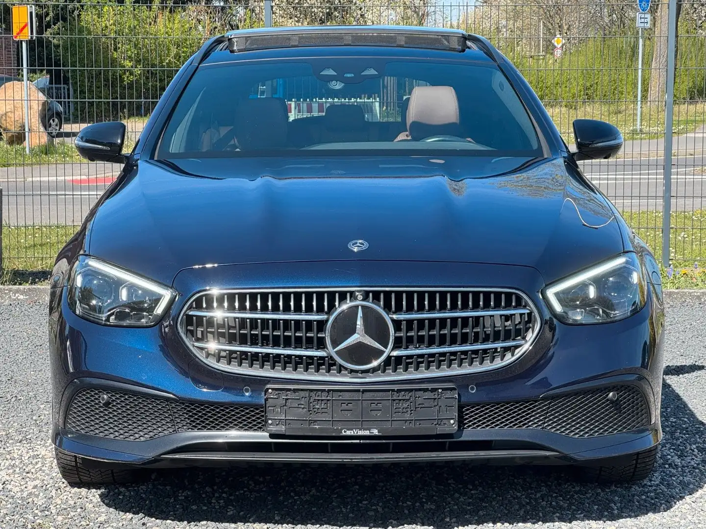 Mercedes-Benz E 220 d T-Modell HuD Burmester 360° Multibeam Azul - 2