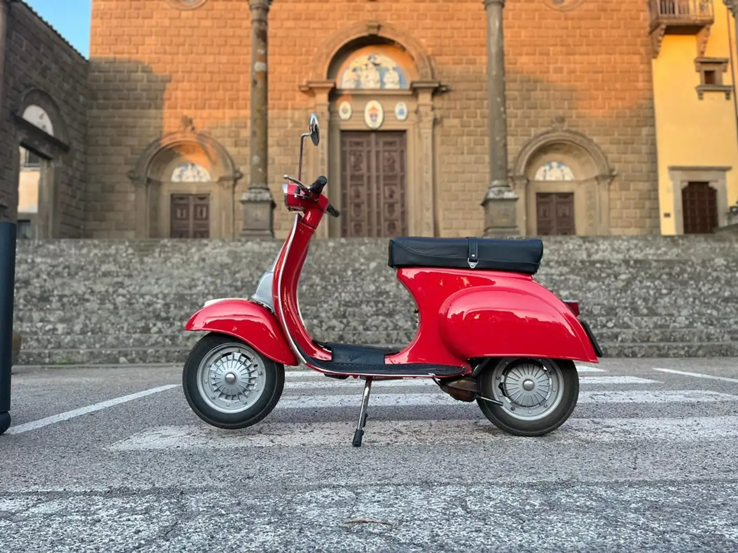 Vespa 50 Czerwony - 2