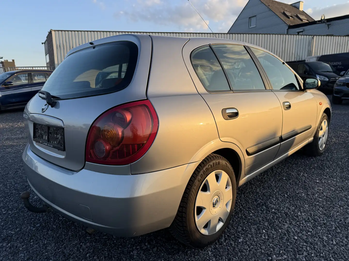 Nissan Almera 1.5i 16v Acenta A/C Argent - 2