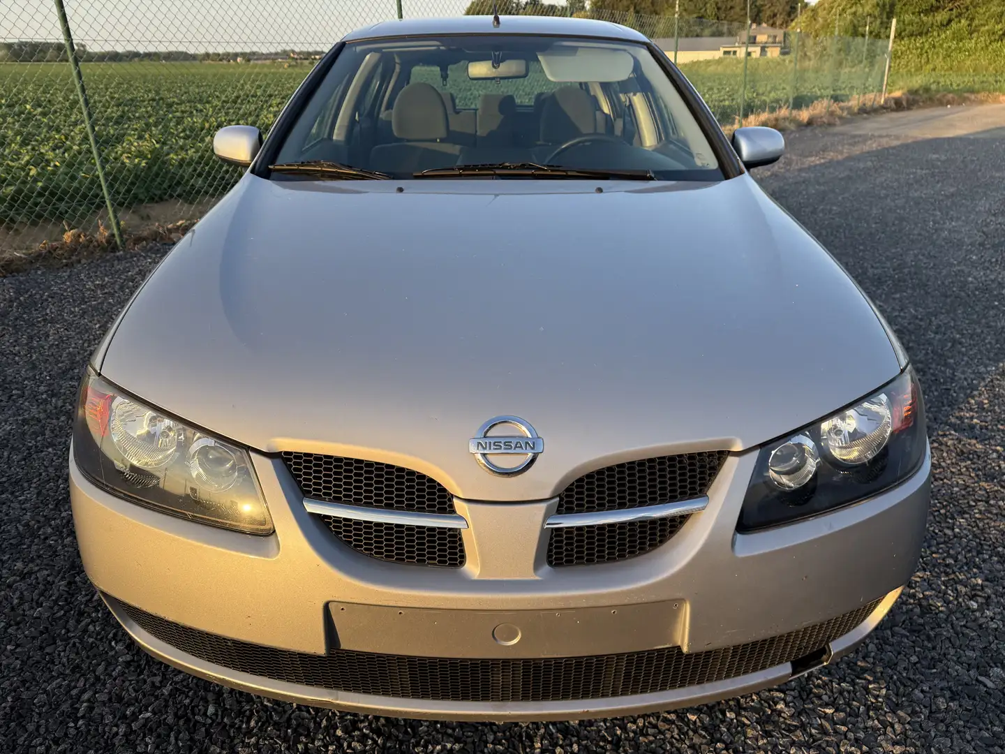 Nissan Almera 1.5i 16v Acenta A/C Argent - 1