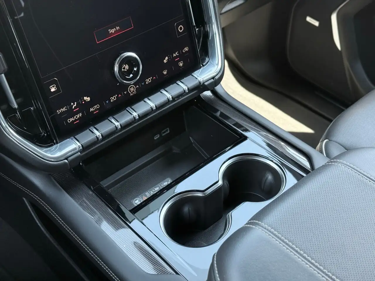 GMC Yukon снимка GMC Yukon