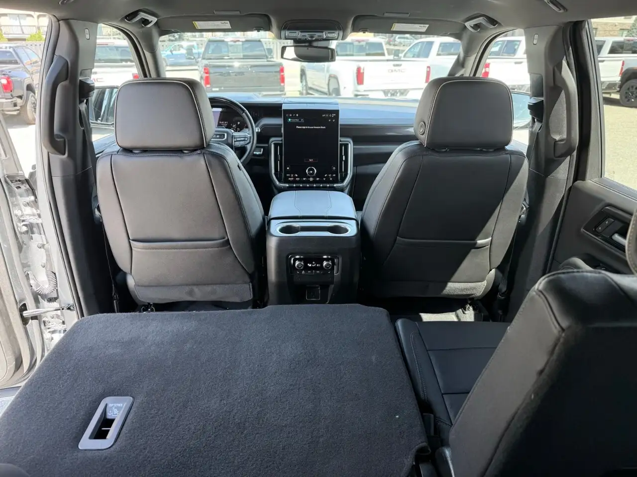 GMC Yukon снимка GMC Yukon