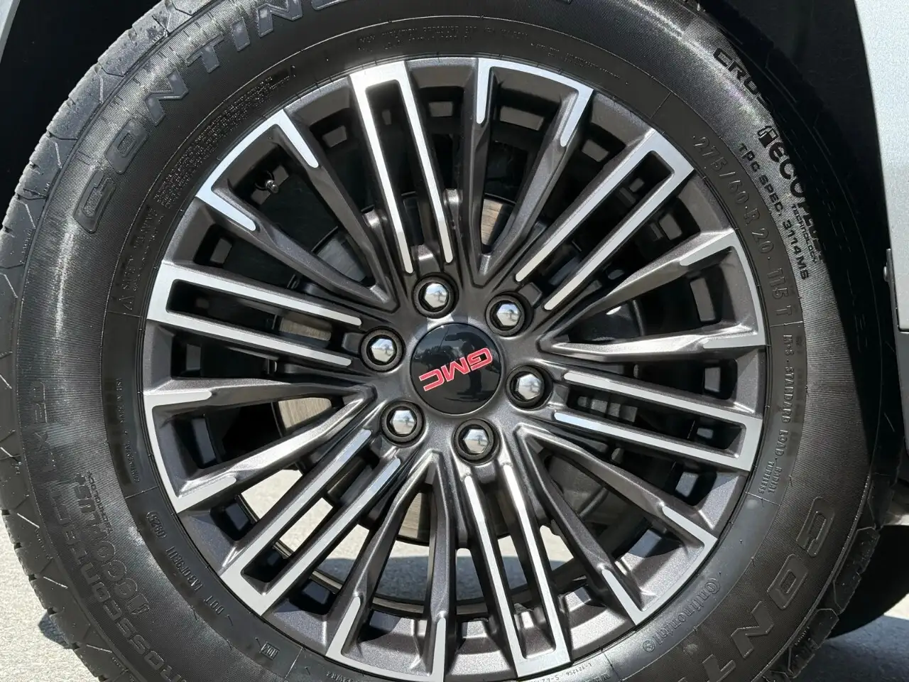 GMC Yukon снимка GMC Yukon