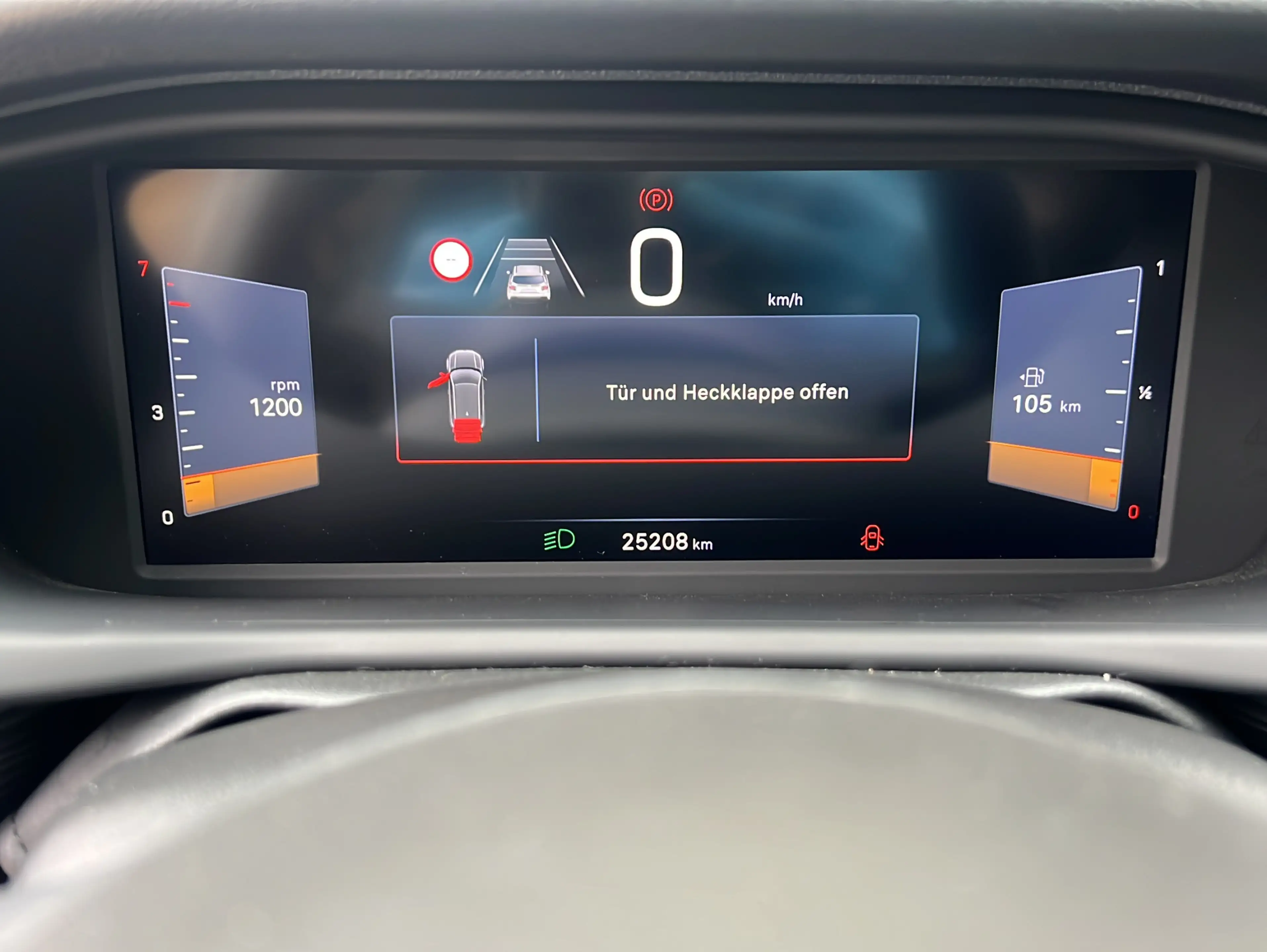 Jeep Avenger 1.2 GSE T-GDI Altitude*Navi*LED*CarPlay — photo 4