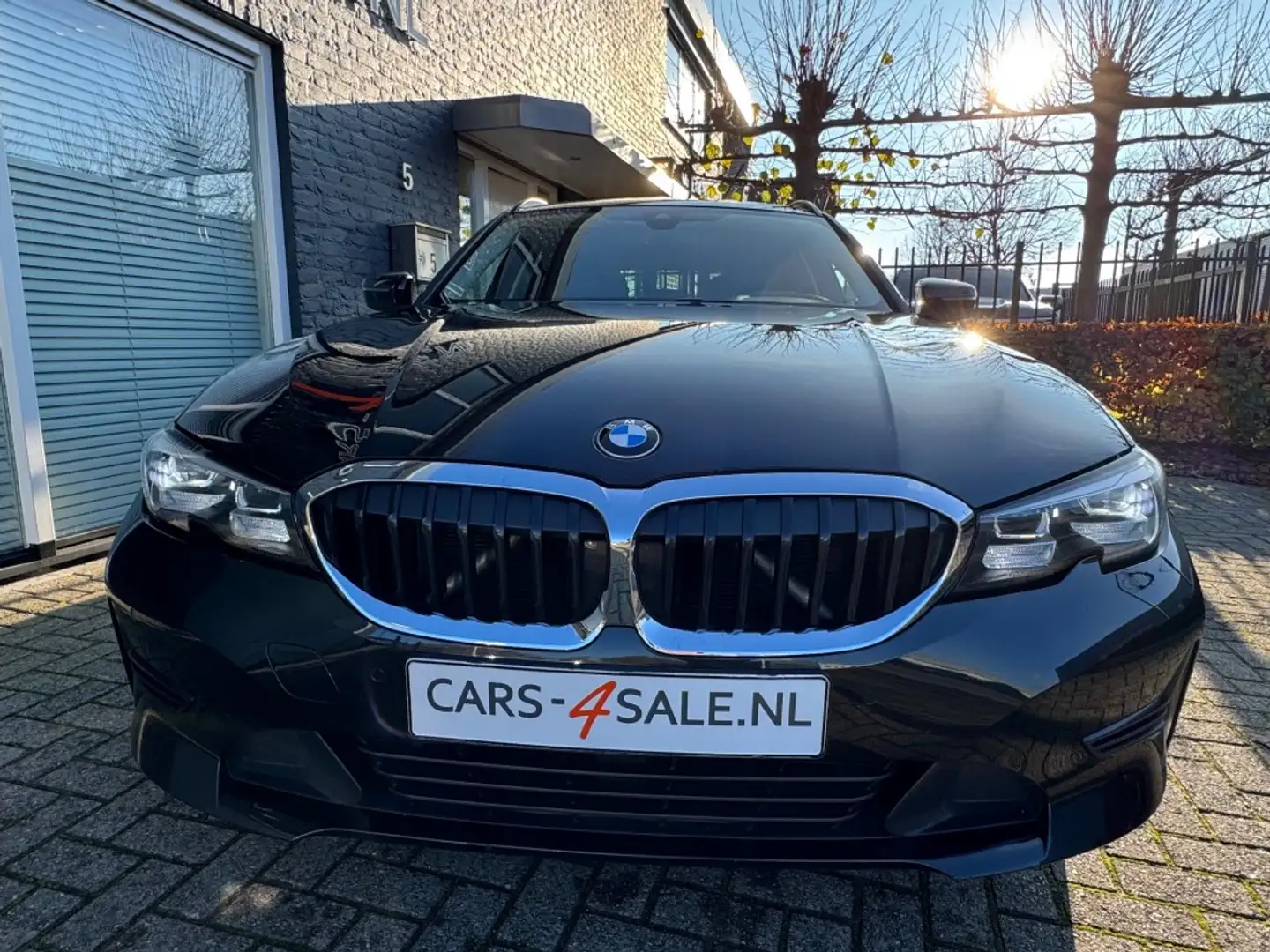 BMW 318I Touring  Autom. Business Edit. + Leder + Led Noir - 2