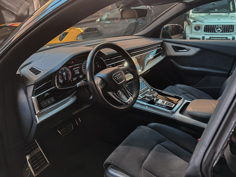 Audi Q8 50 TDI quattro S-Line +Pano +AHK + OptikPaket — photo 12