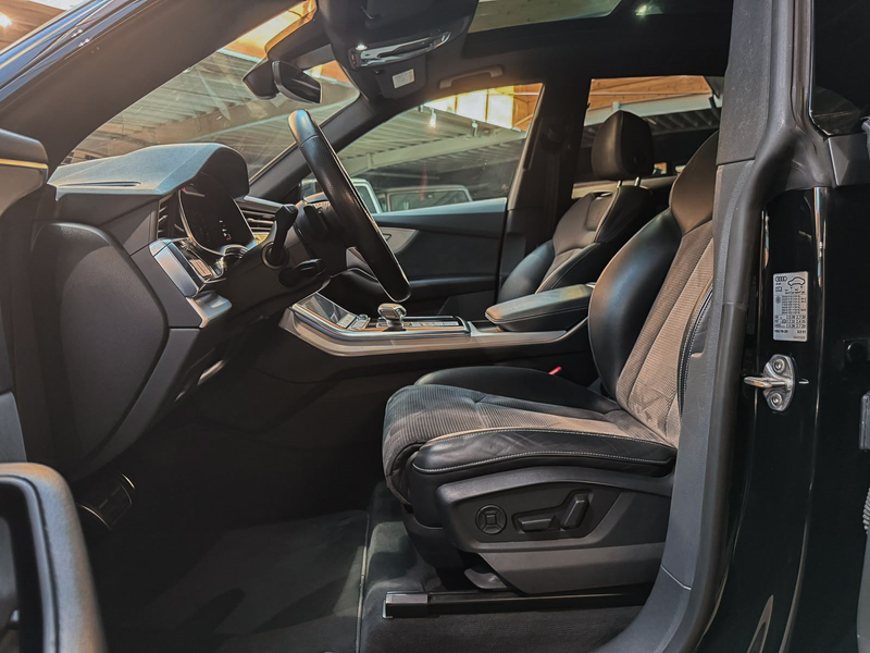 Audi Q8 50 TDI quattro S-Line +Pano +AHK + OptikPaket — photo 9