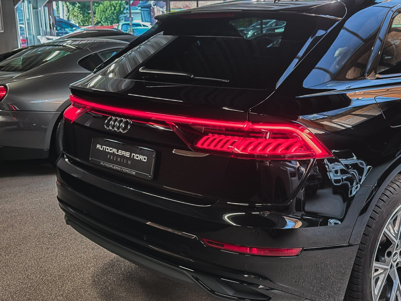 Audi Q8 50 TDI quattro S-Line +Pano +AHK + OptikPaket — photo 8