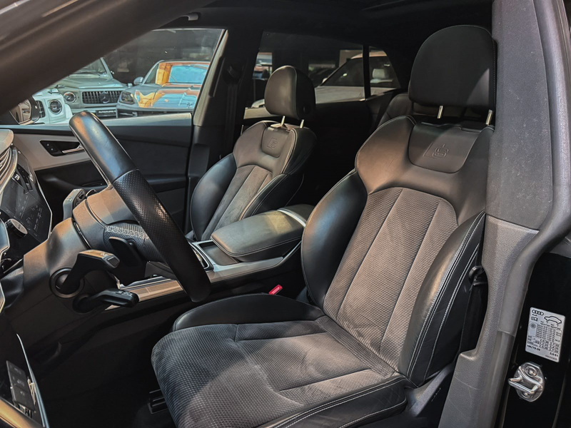 Audi Q8 50 TDI quattro S-Line +Pano +AHK + OptikPaket — photo 10