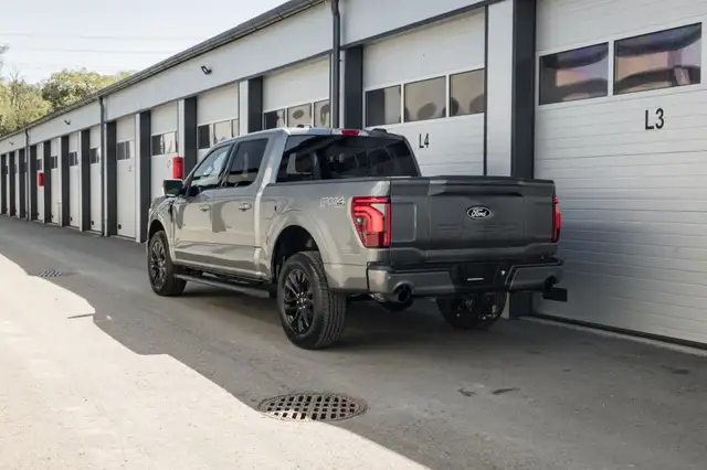 Ford F 150 F-150 Lariat SuperCrew 5,5'-Bed 4x4 Ansicht 4