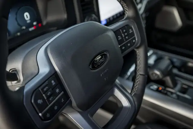 Ford F 150 F-150 Lariat SuperCrew 5,5'-Bed 4x4 Ansicht 18