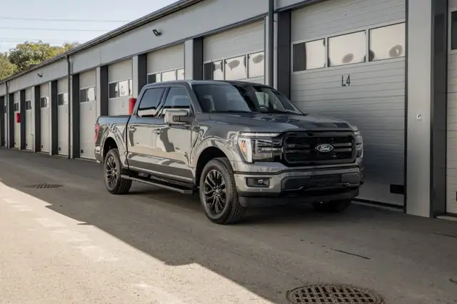 Ford F 150 F-150 Lariat SuperCrew 5,5'-Bed 4x4 Ansicht 3