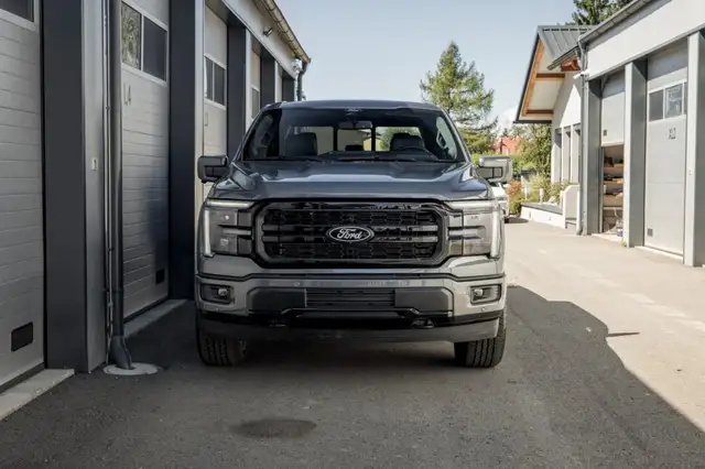 Ford F 150 F-150 Lariat SuperCrew 5,5'-Bed 4x4 Ansicht 5